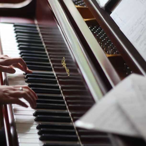 Musique : Le pianiste aux 50 doigts