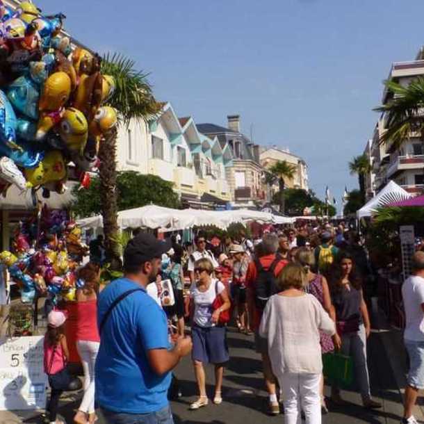 BRADERIE DES COMMERCANTS