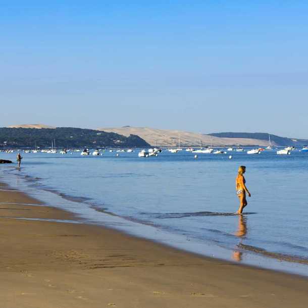 Petit-déjeuner et marche au bord de l'eau