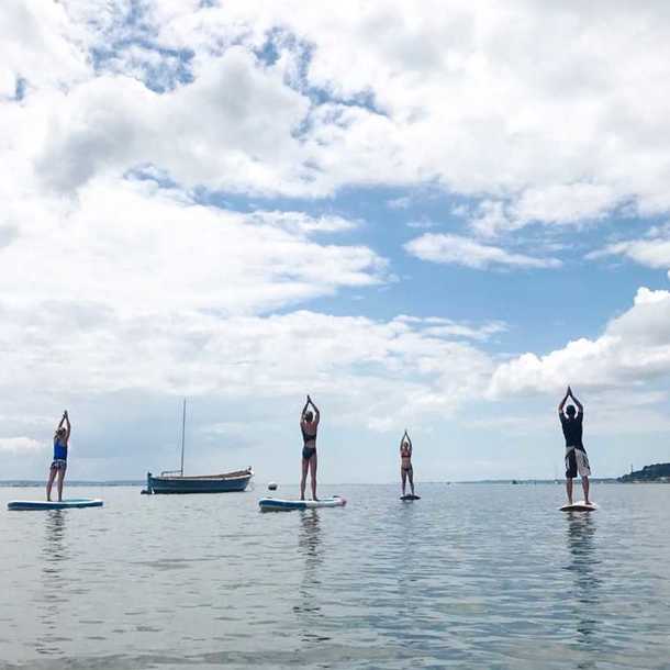 Yoga et Yoga sur paddle avec Yoga Esprit Surf à Claouey